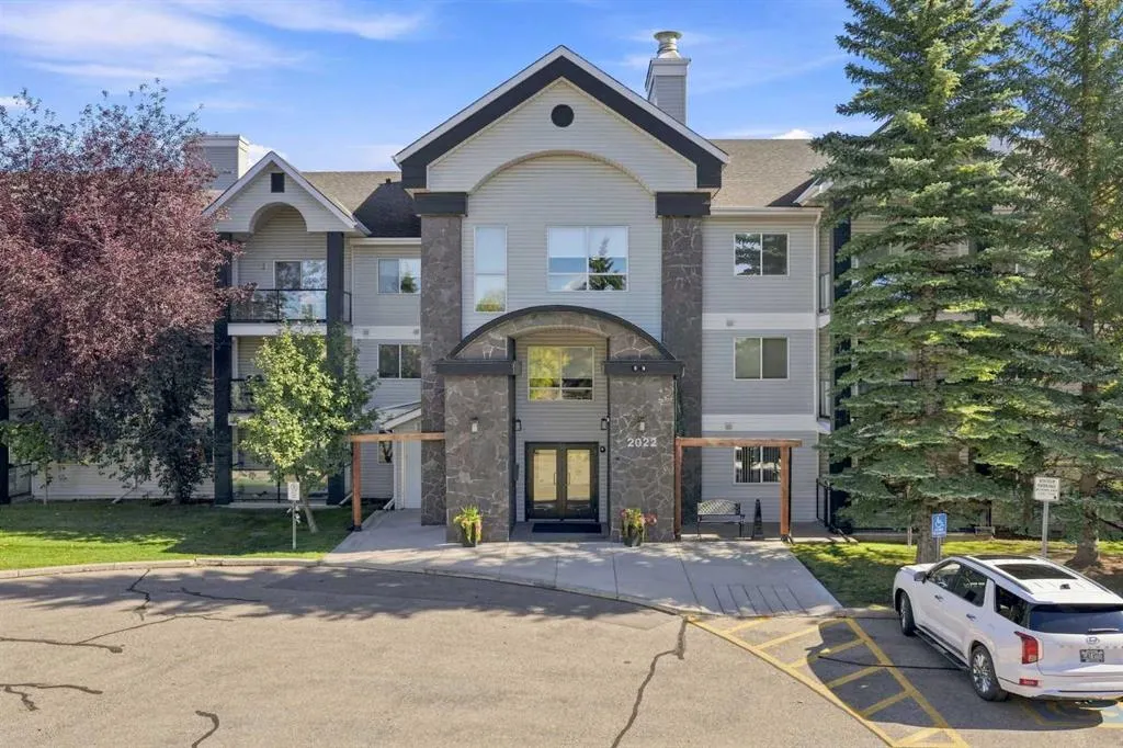 2022 Canyon Meadows Drive SE #220