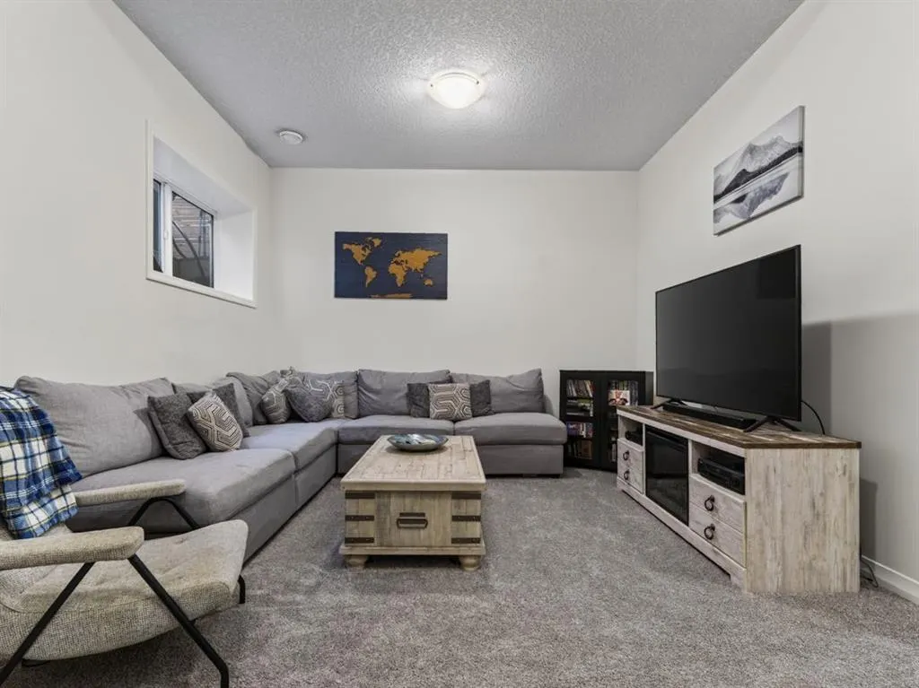 86 Magnolia Square SE