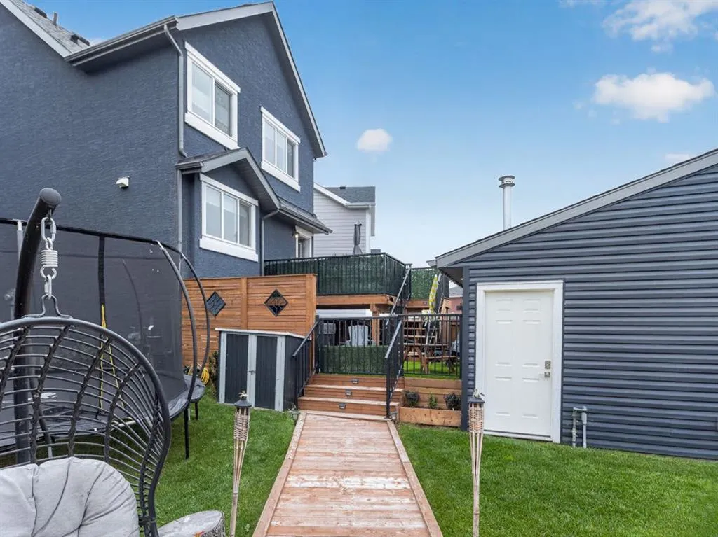 86 Magnolia Square SE