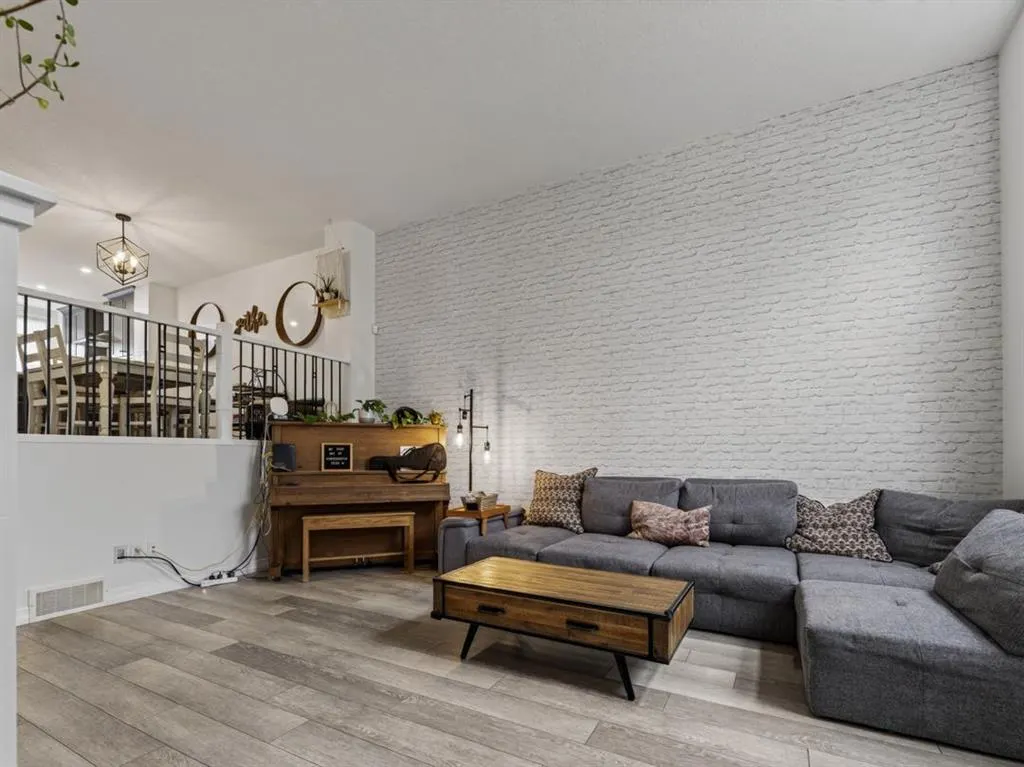 86 Magnolia Square SE