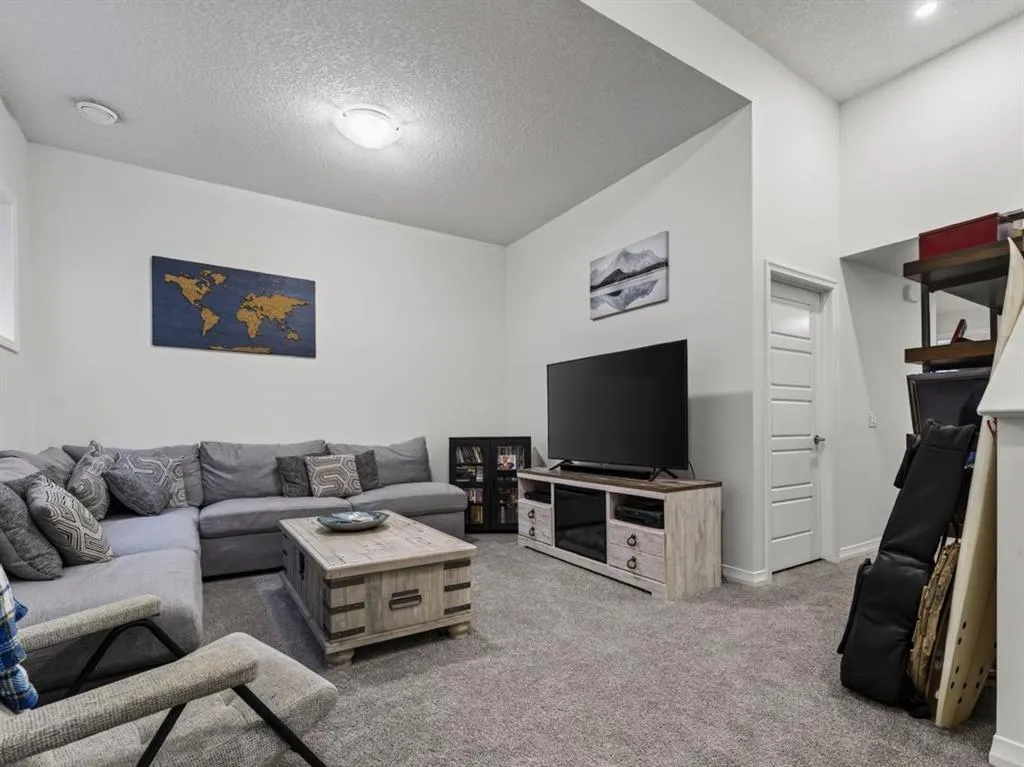 86 Magnolia Square SE