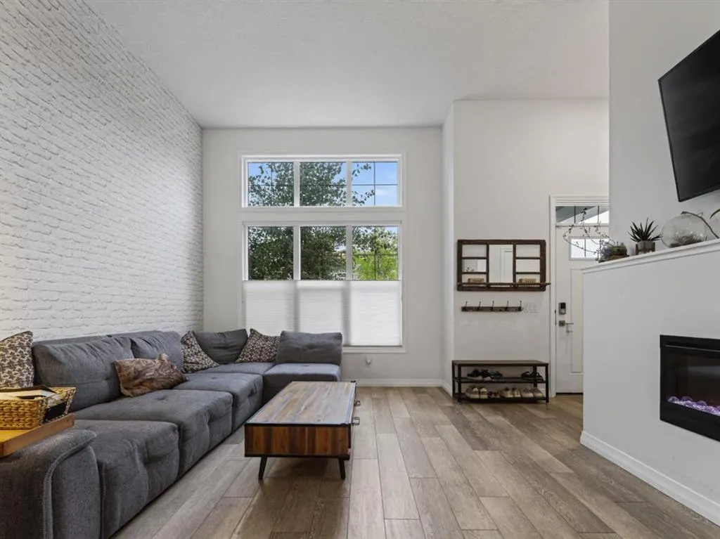 86 Magnolia Square SE
