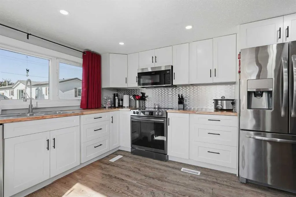 1410 43 Street S #31