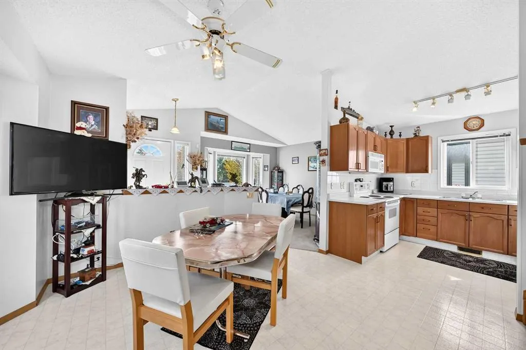 82 Riverglen Drive SE