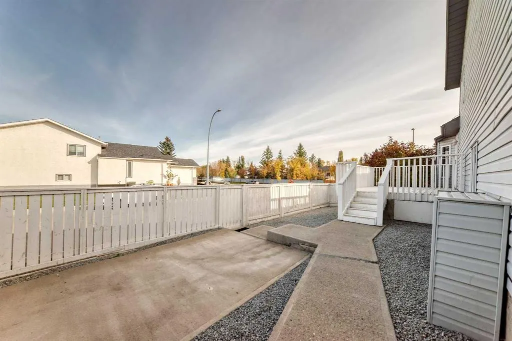 82 Riverglen Drive SE