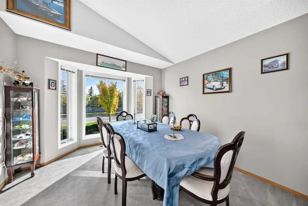 82 Riverglen Drive SE