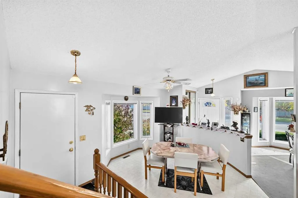 82 Riverglen Drive SE