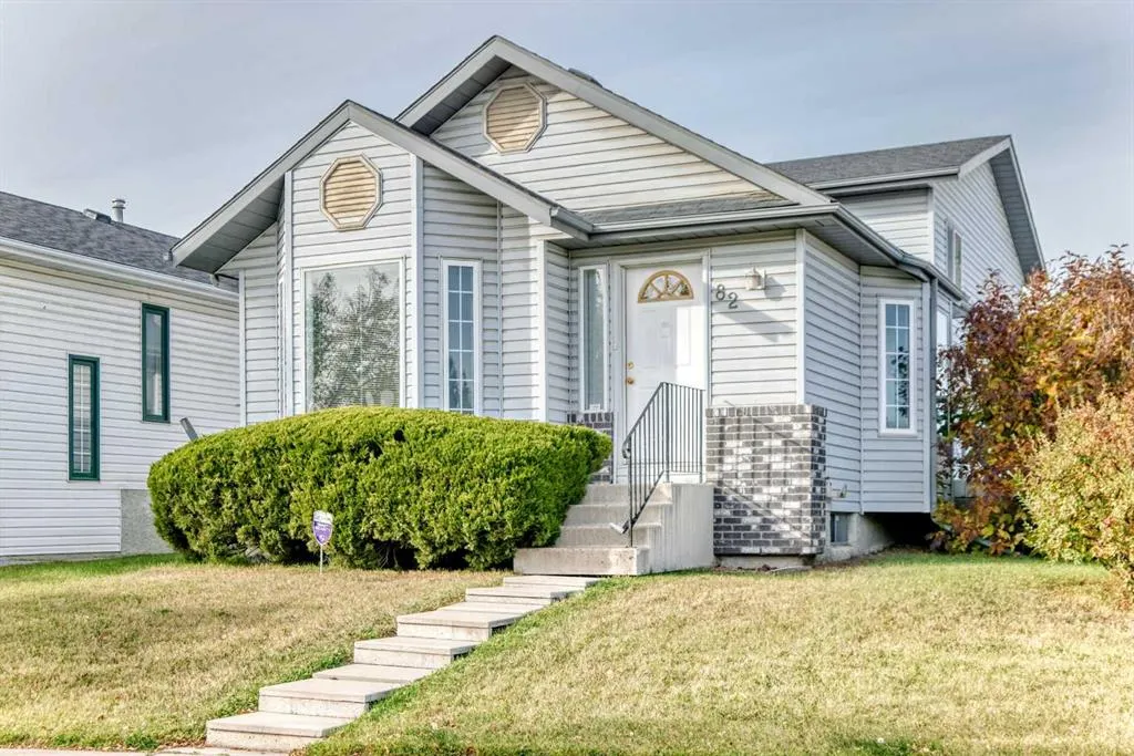 82 Riverglen Drive SE
