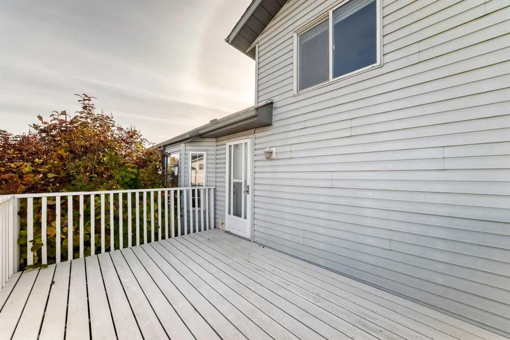 82 Riverglen Drive SE
