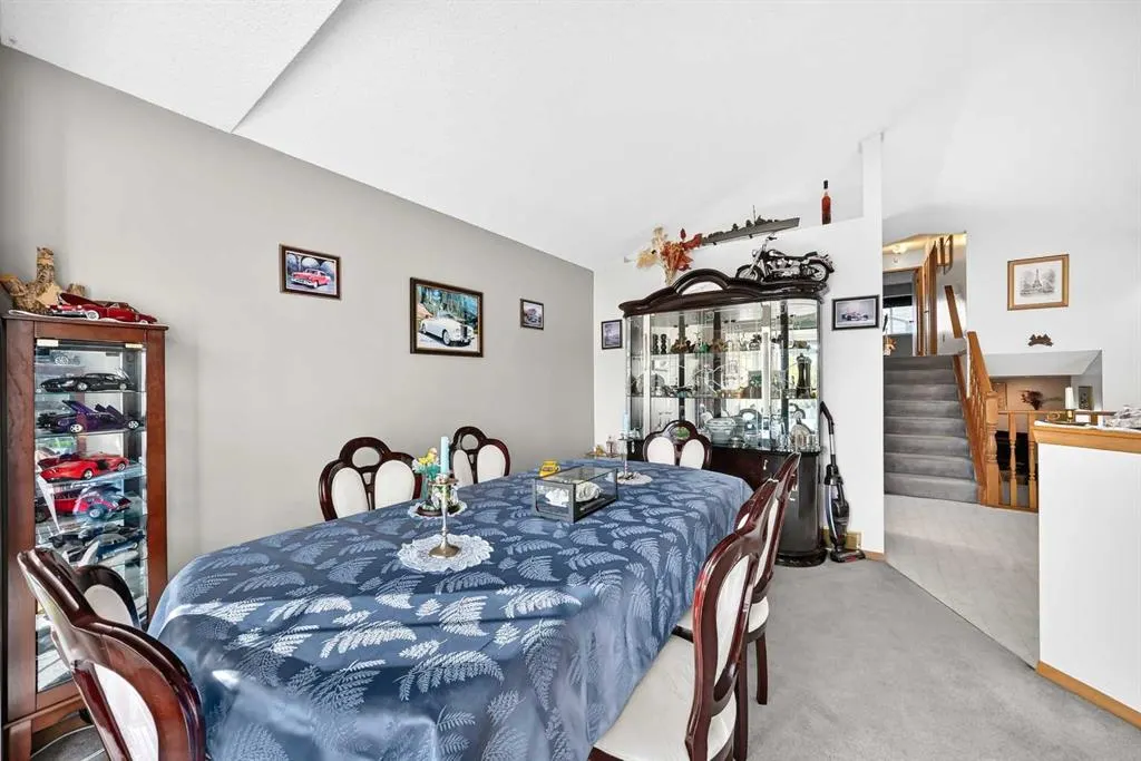 82 Riverglen Drive SE