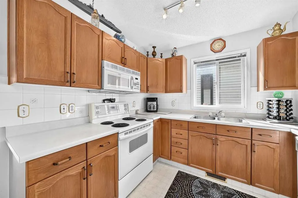 82 Riverglen Drive SE