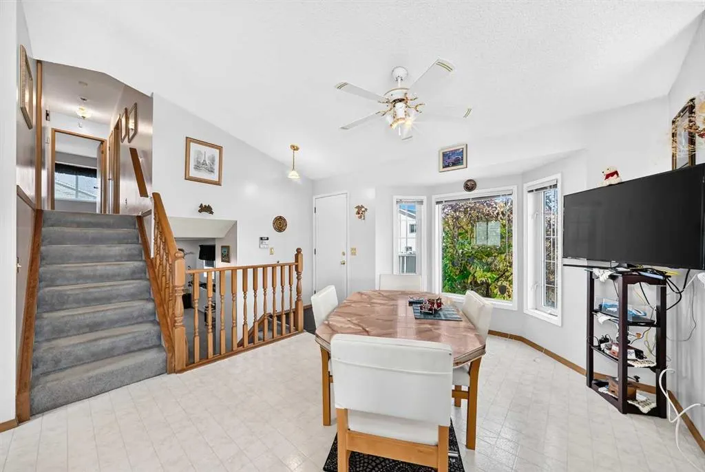 82 Riverglen Drive SE