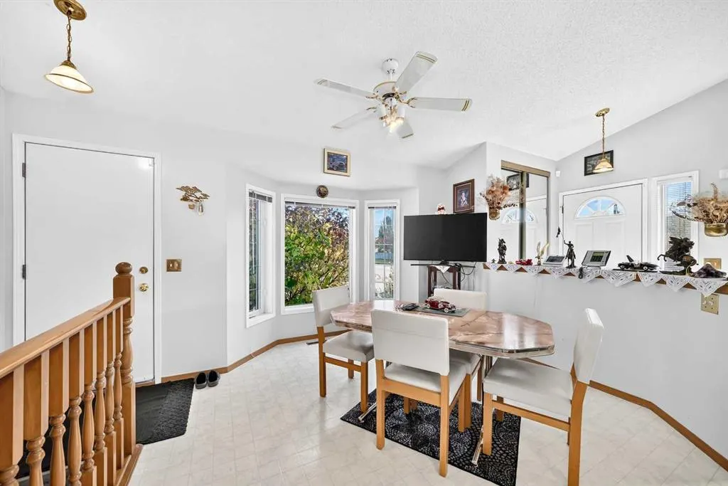 82 Riverglen Drive SE