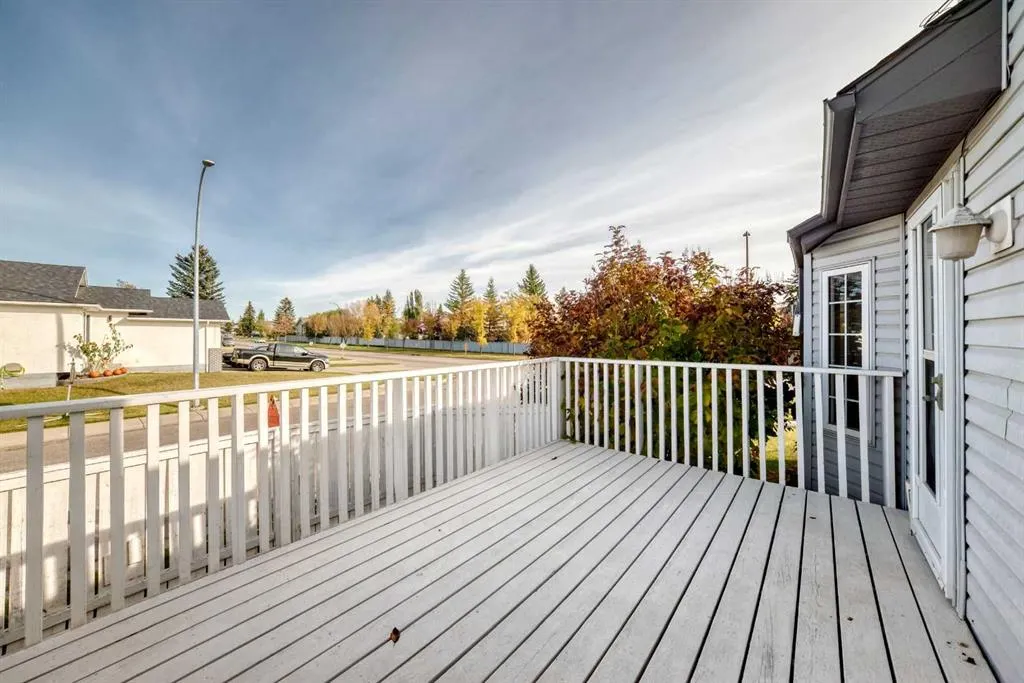 82 Riverglen Drive SE