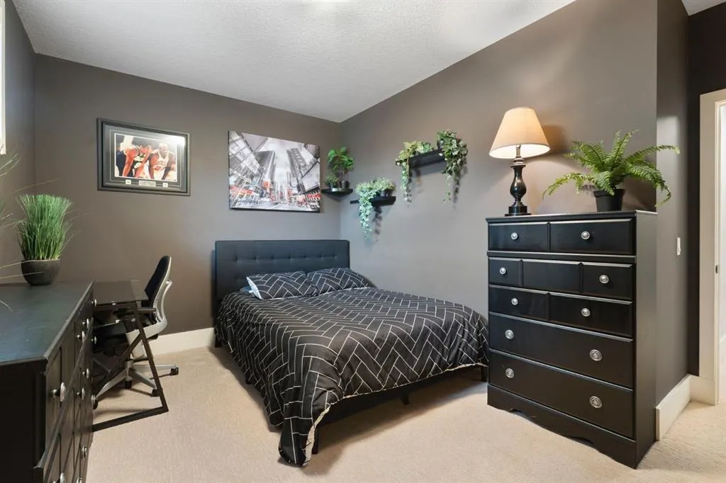 87 Coulee Way SW