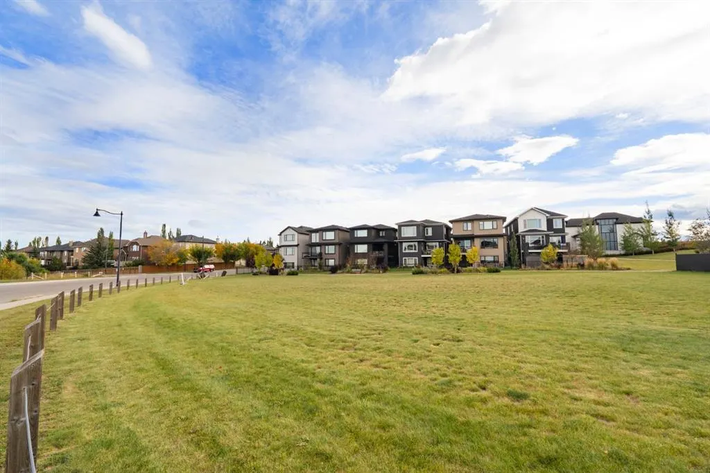 87 Coulee Way SW