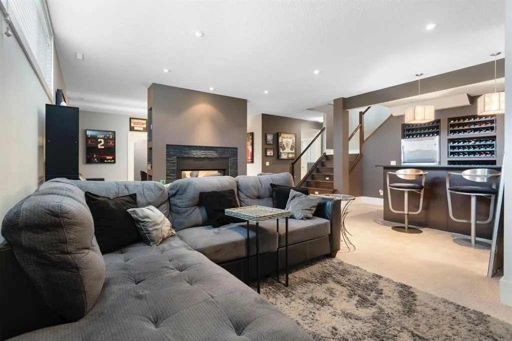 87 Coulee Way SW
