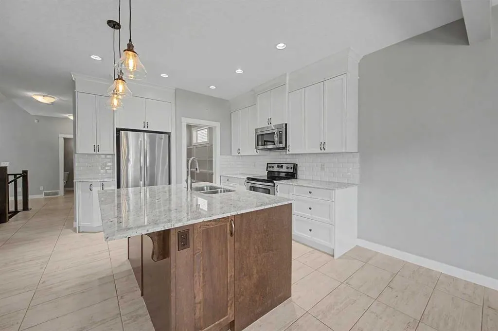 604 Midtown Place SW