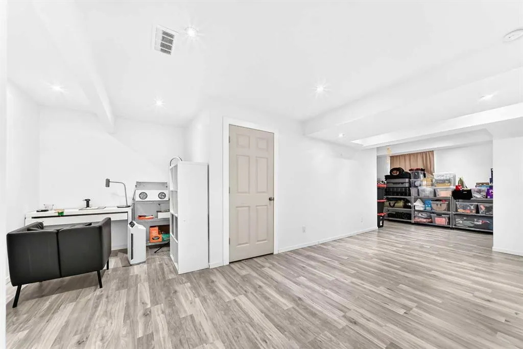 48 Royal Birch Villas NW