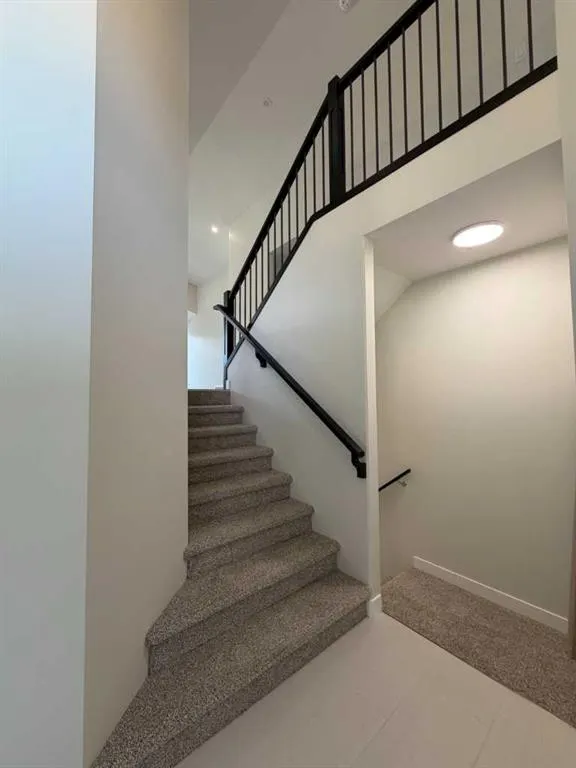 25 Thatcher Avenue