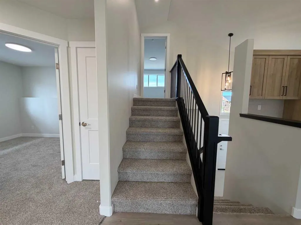 25 Thatcher Avenue
