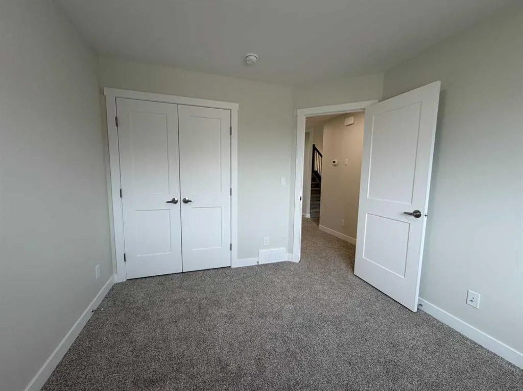 25 Thatcher Avenue