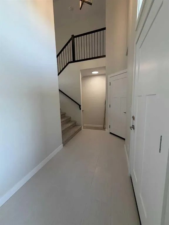 25 Thatcher Avenue