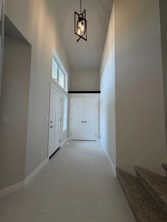 25 Thatcher Avenue