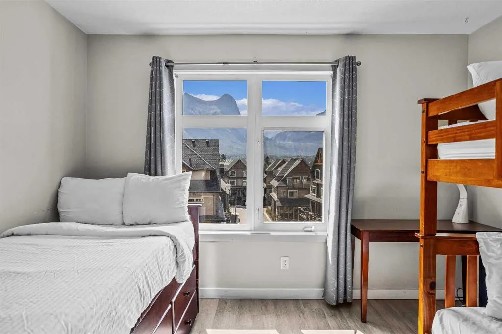 160 Kananaskis Way #401
