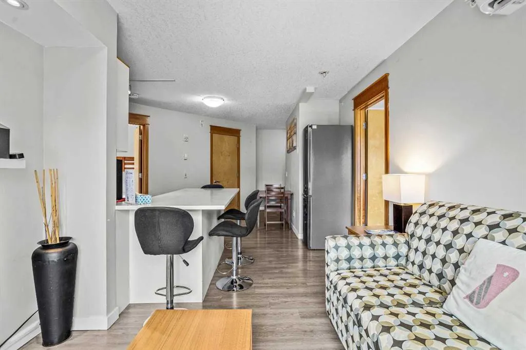 160 Kananaskis Way #401