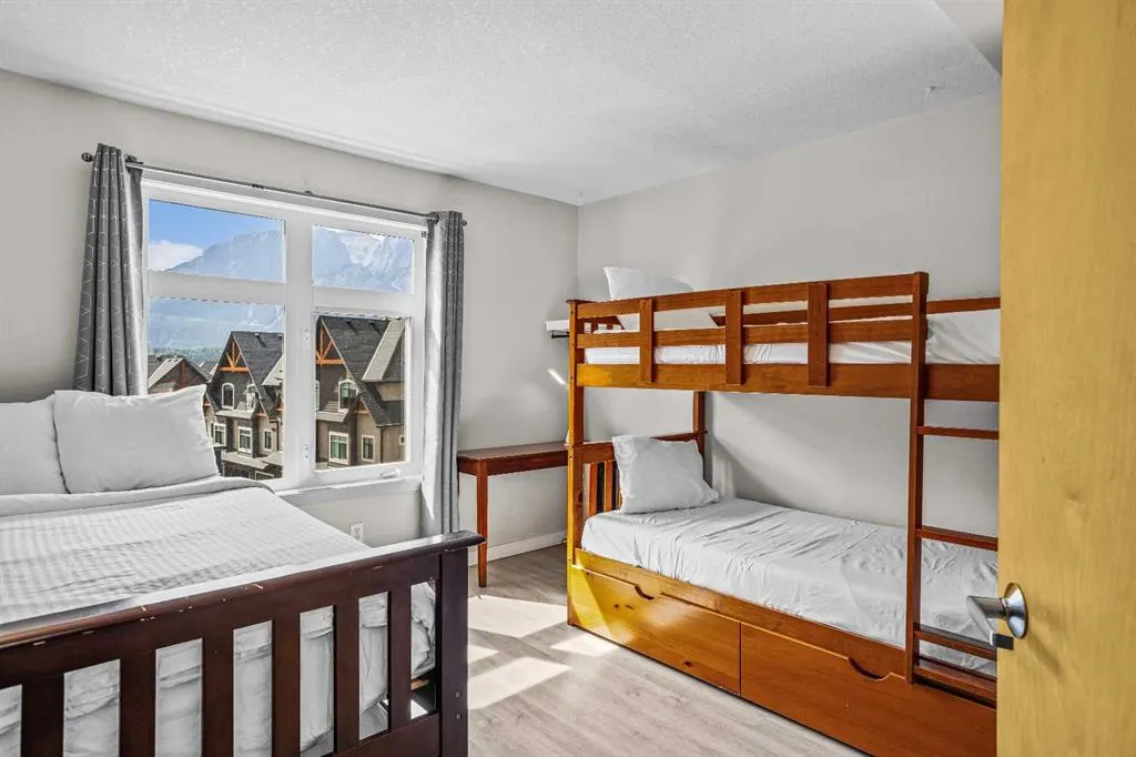 160 Kananaskis Way #401