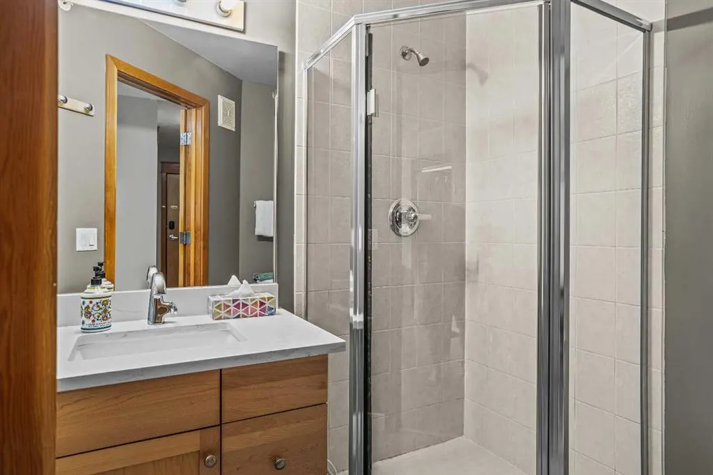 160 Kananaskis Way #401