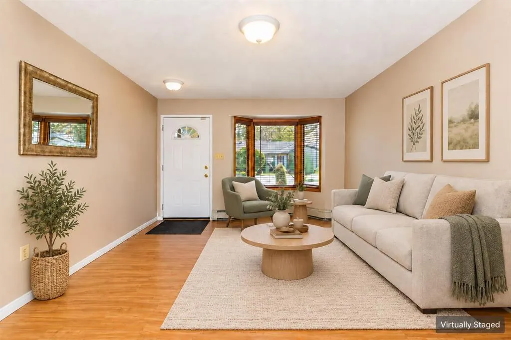 4240 46A Ave Crescent #4