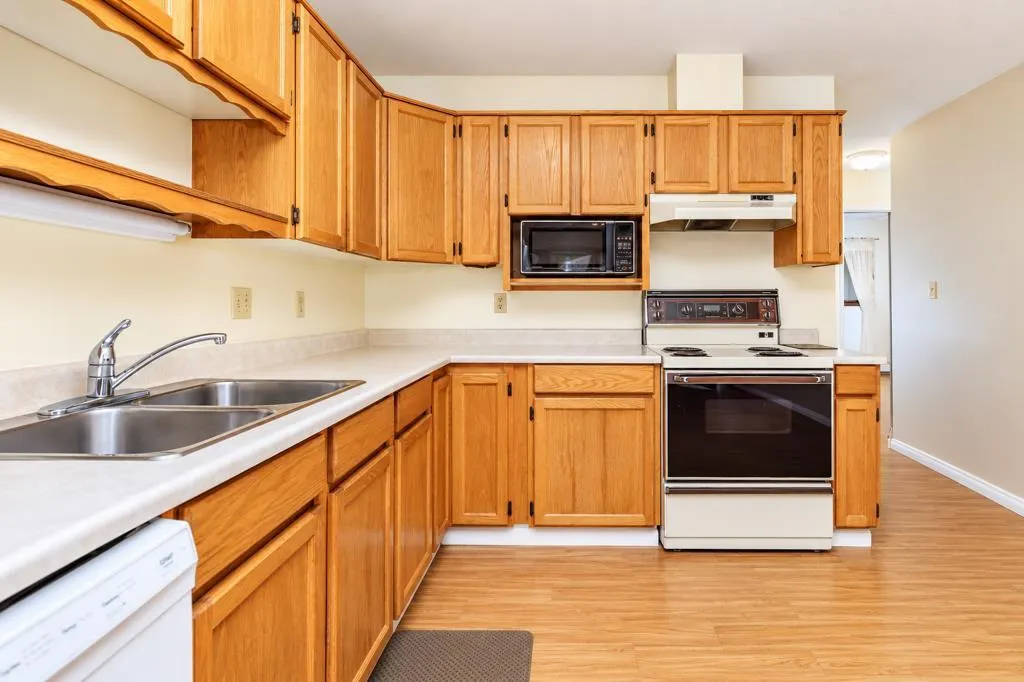 4240 46A Ave Crescent #4