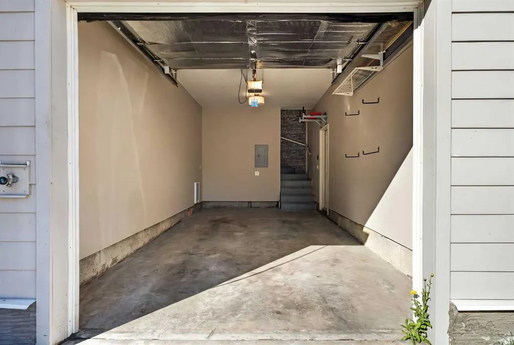 315 Redstone Walk NE #203