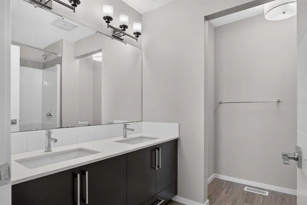 315 Redstone Walk NE #203