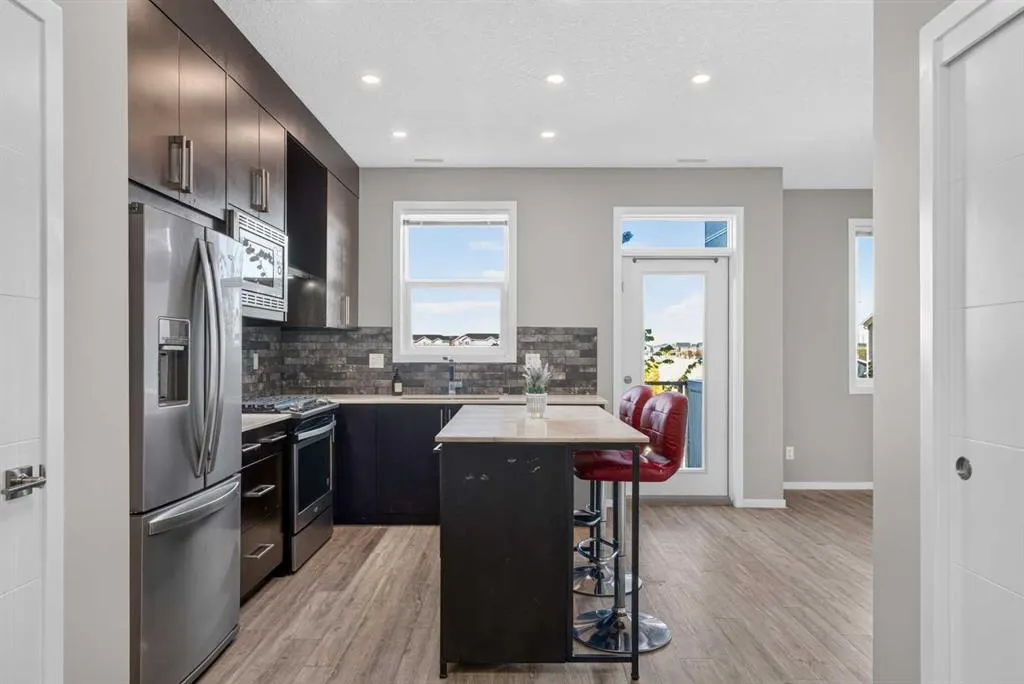 315 Redstone Walk NE #203