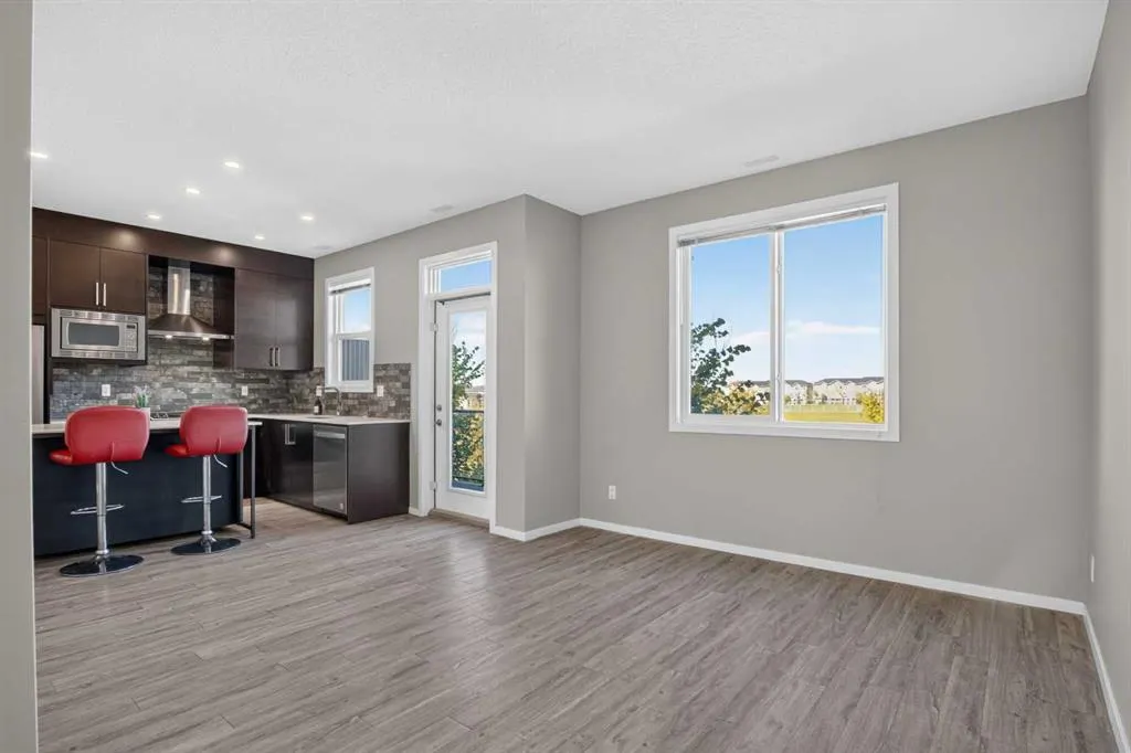 315 Redstone Walk NE #203