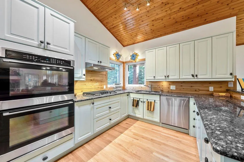 44 Elk Valley Grove