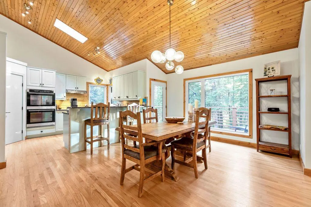 44 Elk Valley Grove