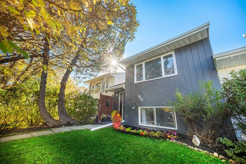 28 Whiteside Crescent
