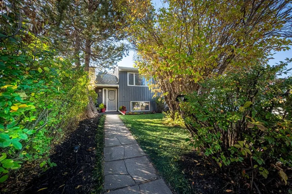 28 Whiteside Crescent