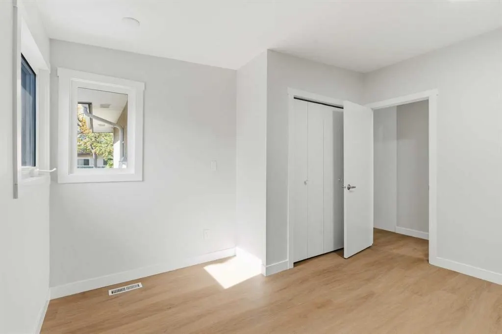 30 / 32 Dalton Bay NW