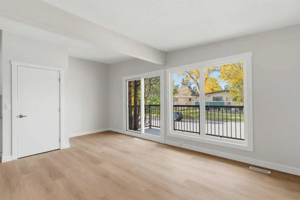 30 / 32 Dalton Bay NW