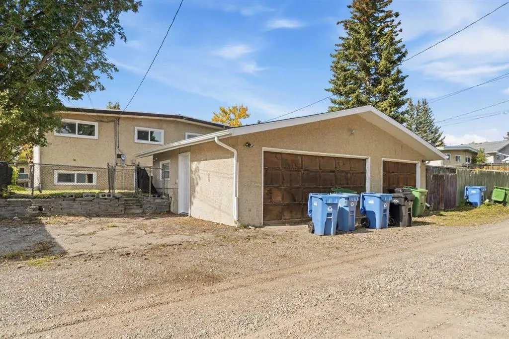 30 / 32 Dalton Bay NW