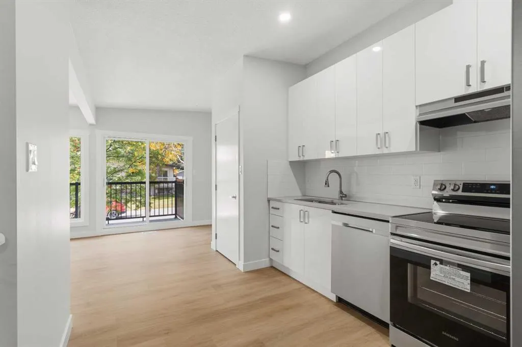 30 / 32 Dalton Bay NW