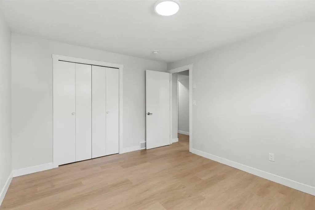 30 / 32 Dalton Bay NW