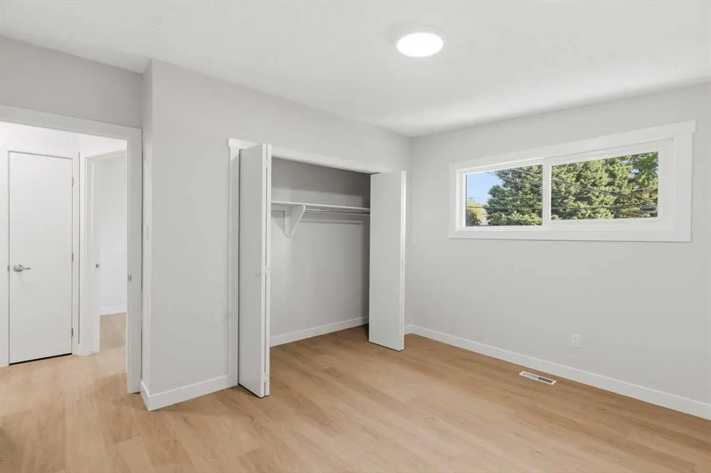 30 / 32 Dalton Bay NW