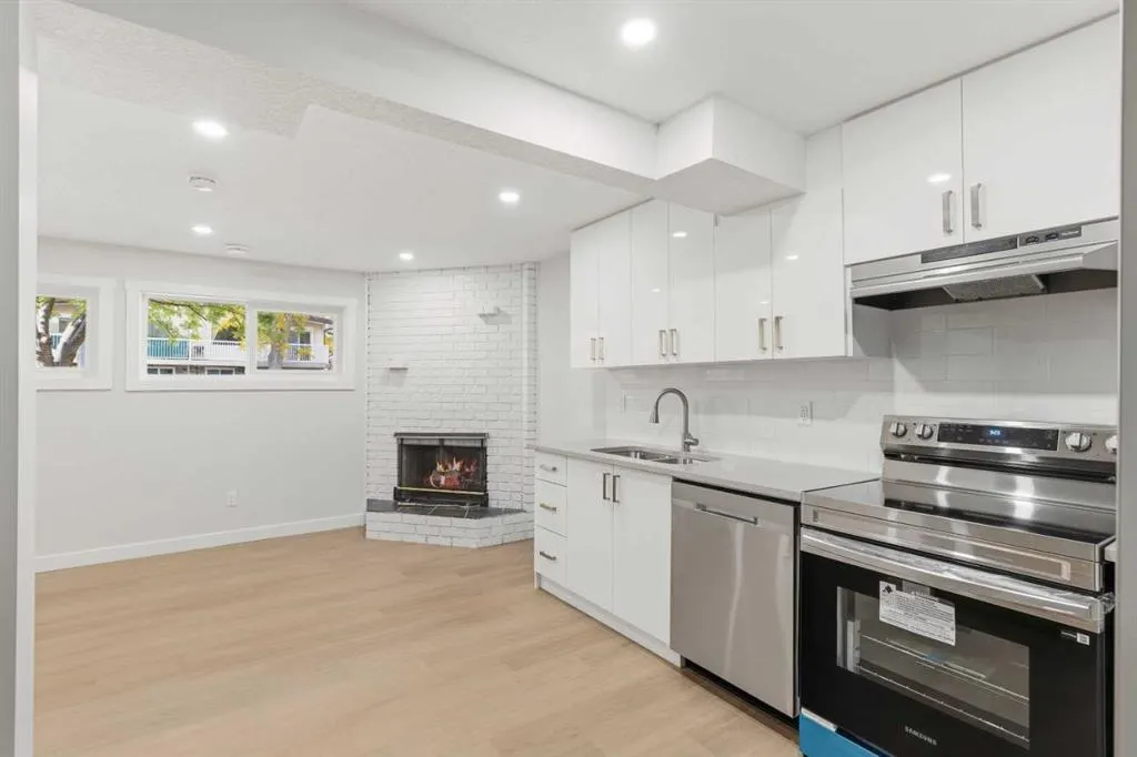 30 / 32 Dalton Bay NW