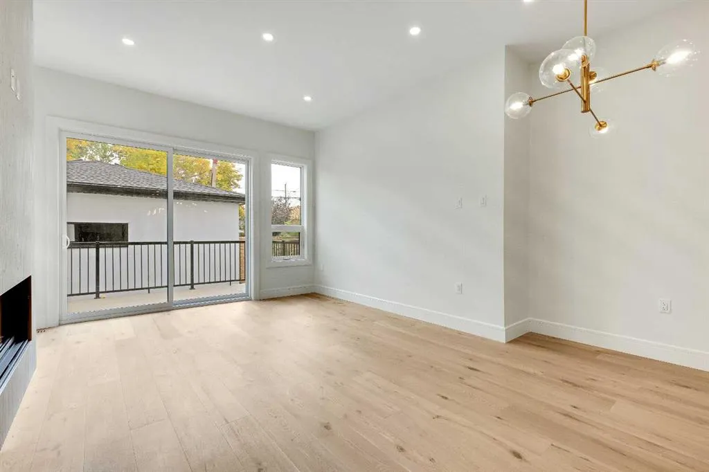 1906 5 Street NE